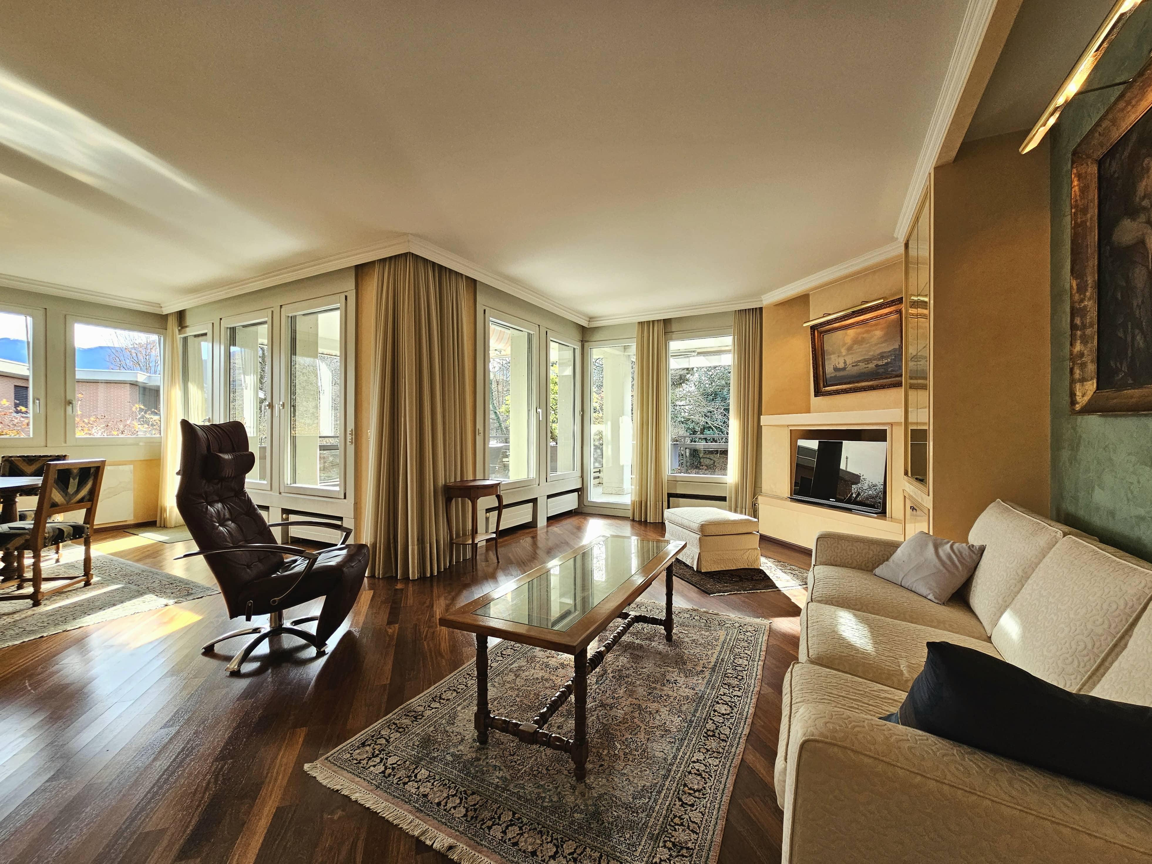 Prestigioso attico con ampie terrazze in affitto a Sorengo